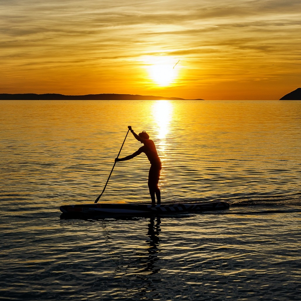 sport-im-sommer-stand-up-paddling
