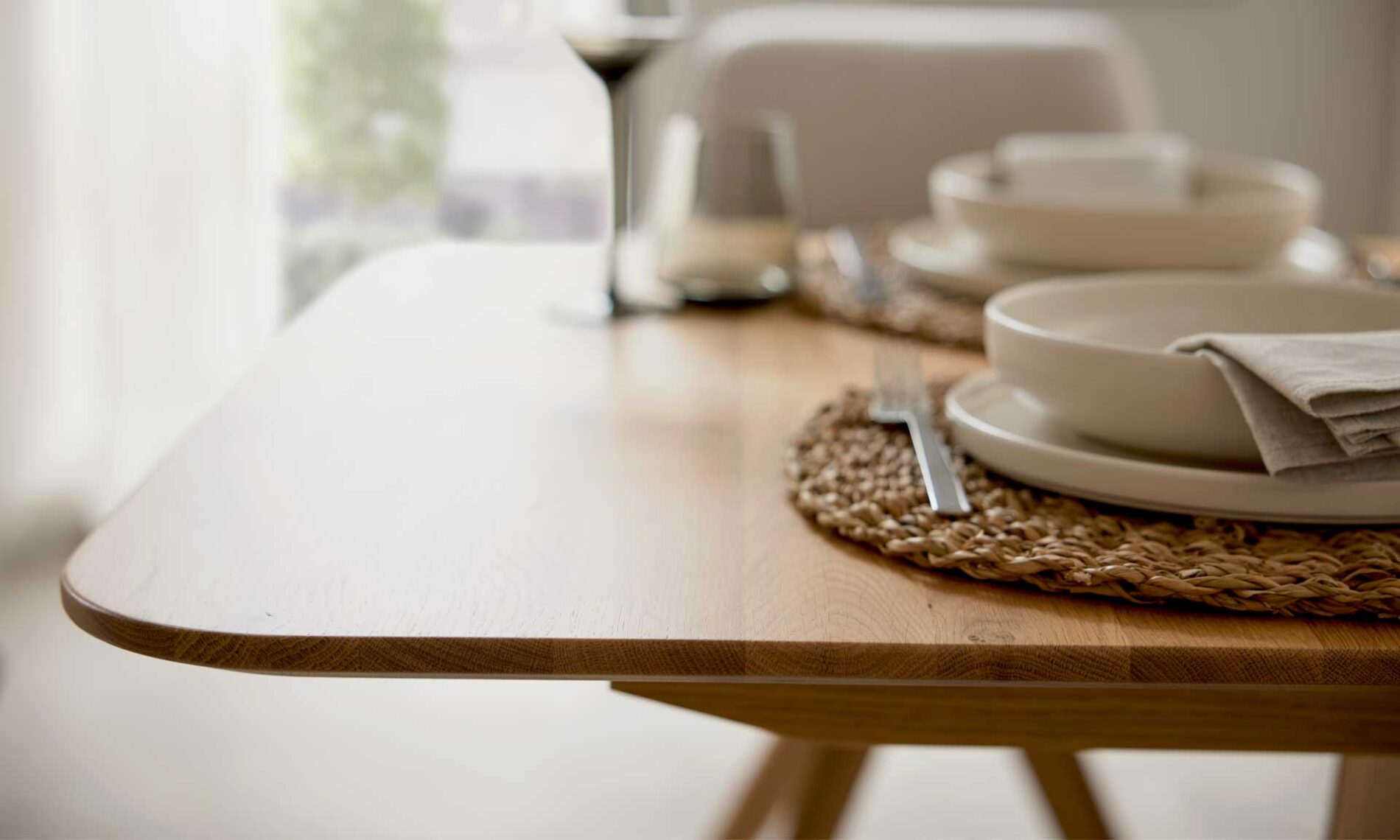 Interliving-Esstisch-oval-Eiche-ausziehbar